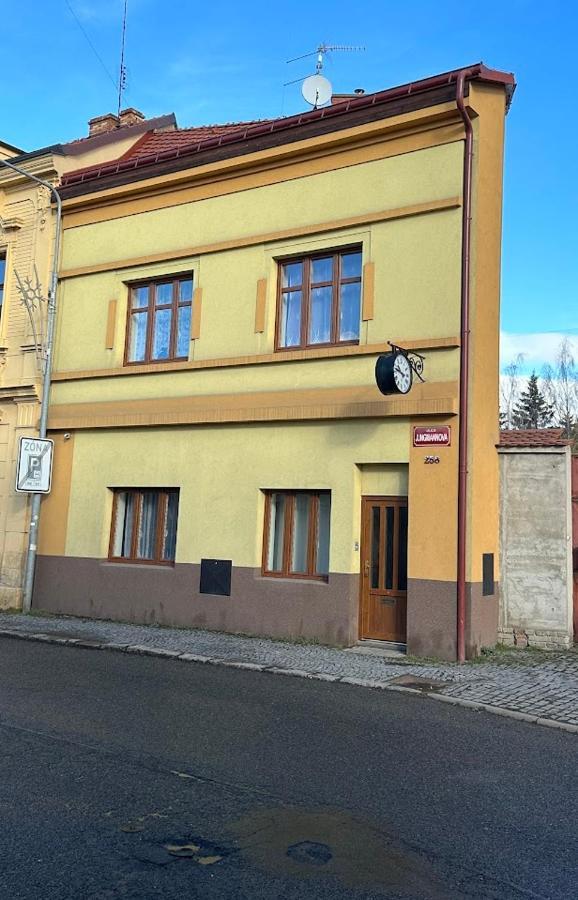 Abc Lägenhet Unhošť Exteriör bild